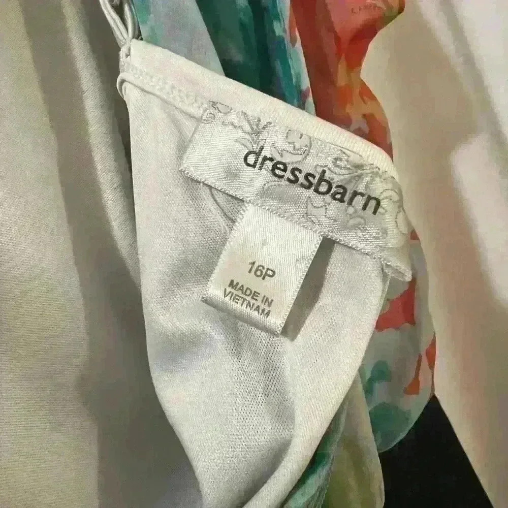 Dress Barn Knee Length Dress. Size 16 Petite - Picture 7 of 7